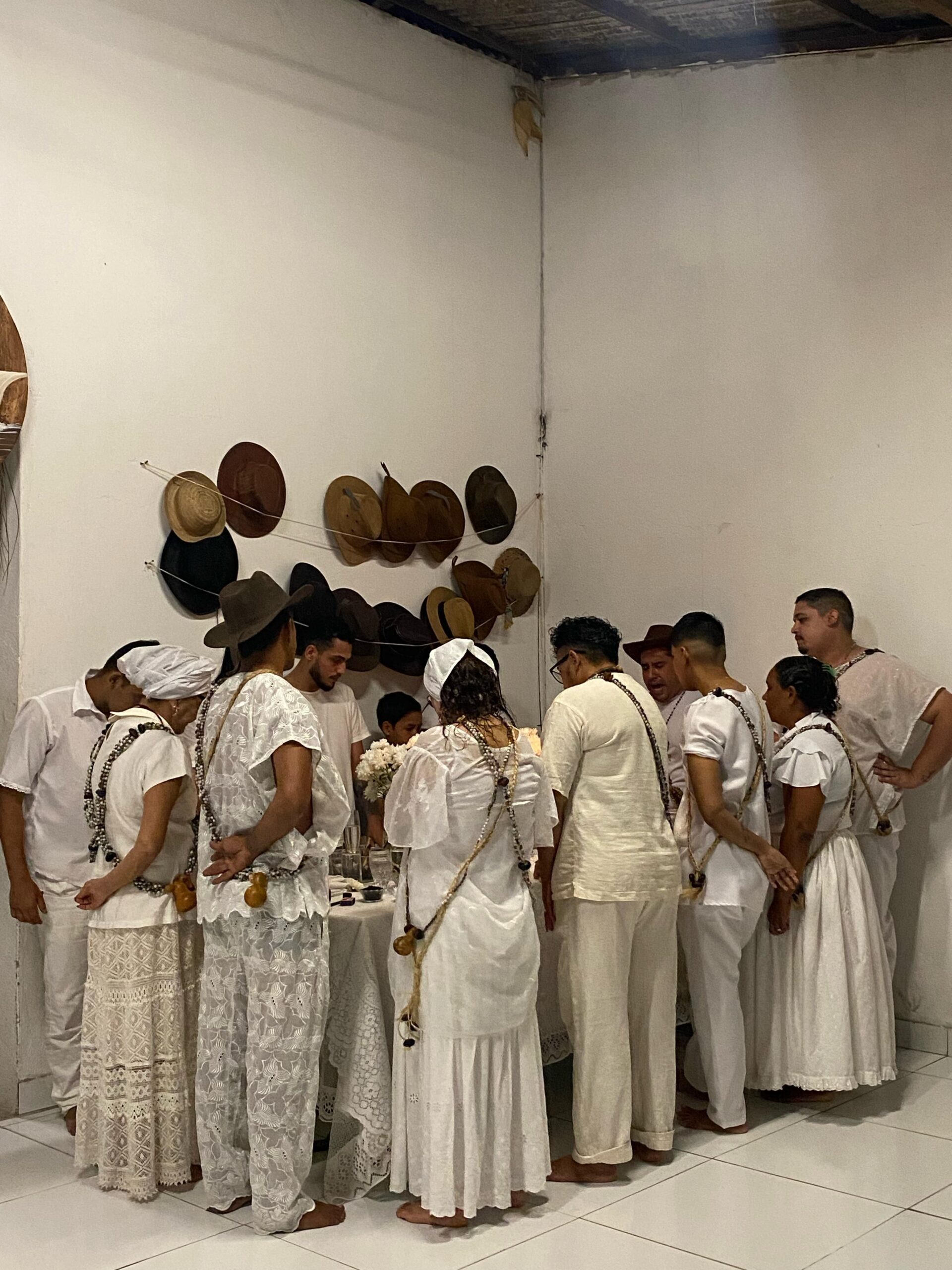 Mesa de consagração é toque festivo.